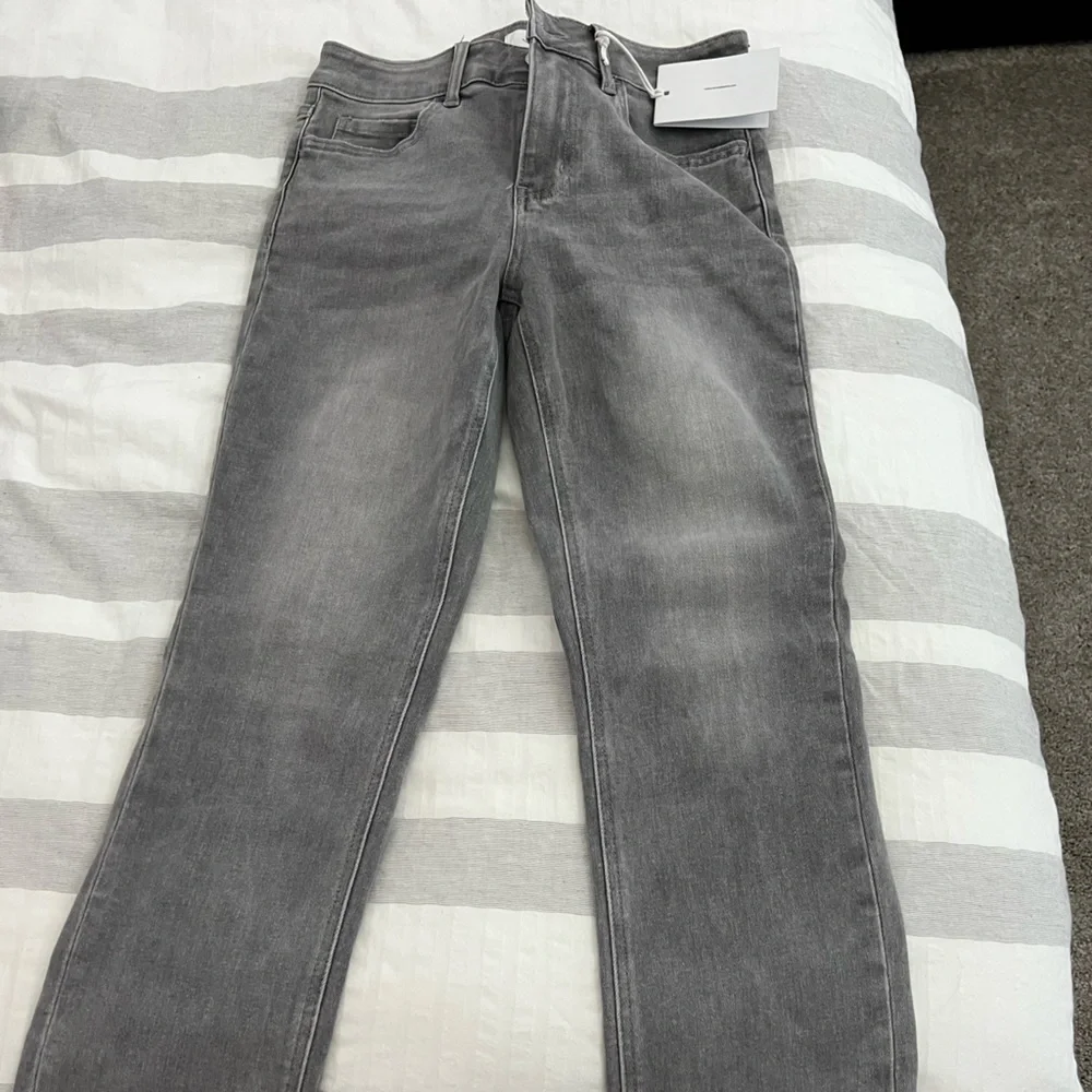 NWT Vervet Women's Gray Jeans - Picture 3 of 4